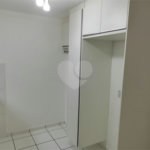 Apartamento no Condomínio Mont Royal.