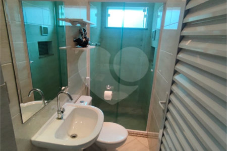 Sobrado à venda com 3 quartos, sendo 2 suítes,  em Vila Pires, Santo André, SP