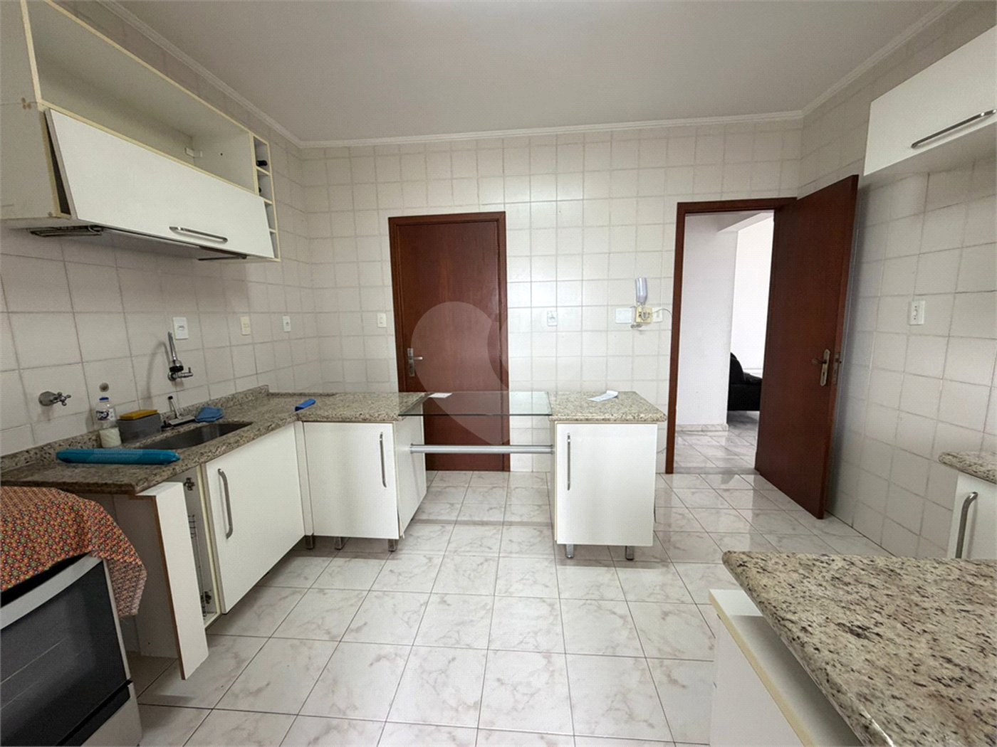 Apartamento à venda com 3 quartos, sendo 1 suíte, no Centro, Suzano, SP