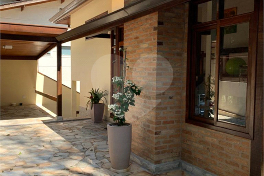 Casa à venda com 3 suítes no condomínio Parque Imperial da Cantareira, Mairiporã - SP