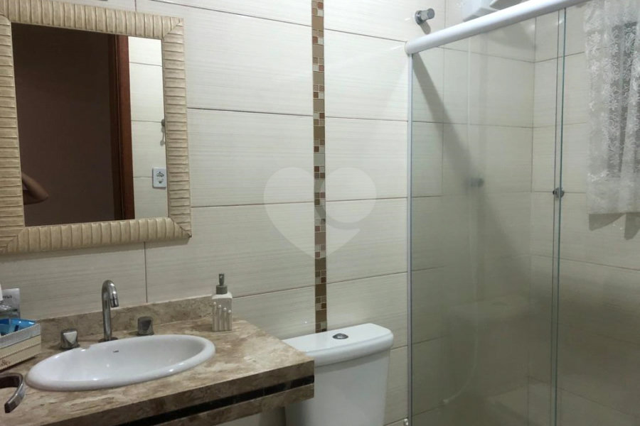 Sobrado à venda com 3 quartos, sendo 1 suíte, em Vila Mangalot, São Paulo, SP