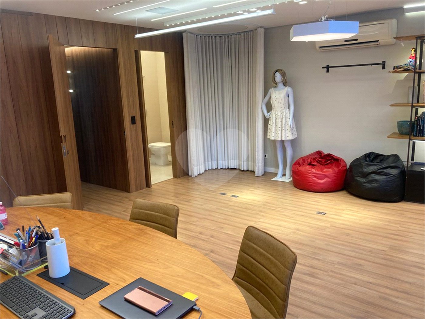 Sala à venda em Jardim Europa, São Paulo, SP