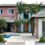 Casa à venda com 9 quartos, sendo 8 suítes, no condomínio Village Elisabete, Rio de Janeiro - RJ