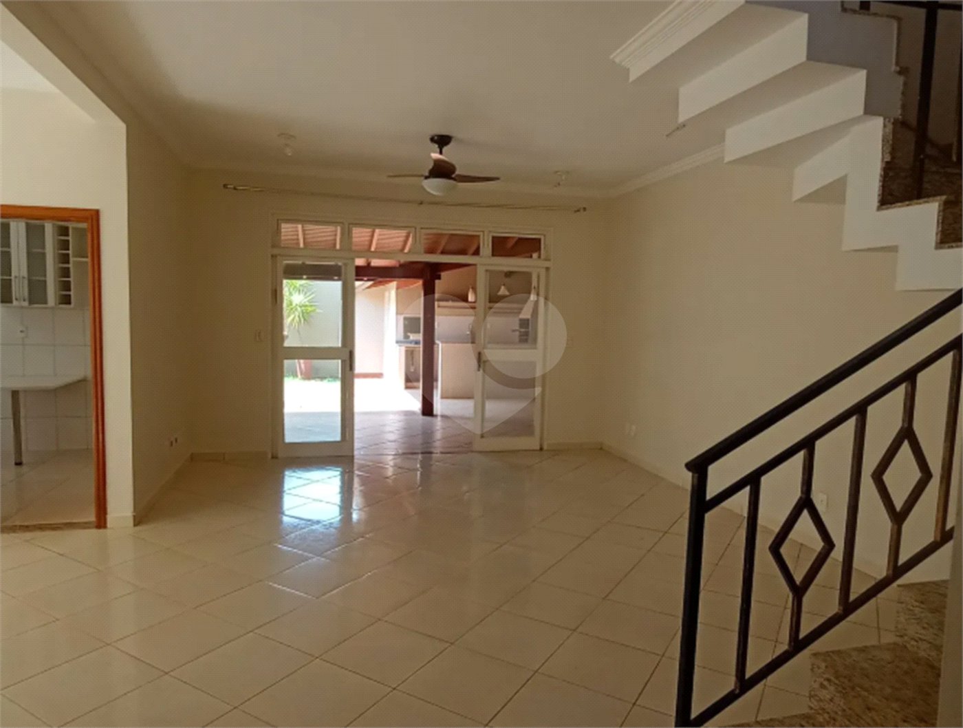 Casa à venda com 4 quartos, sendo 1 suíte, no condomínio Villa Real Ribeirao Preto, Ribeirão Preto - SP