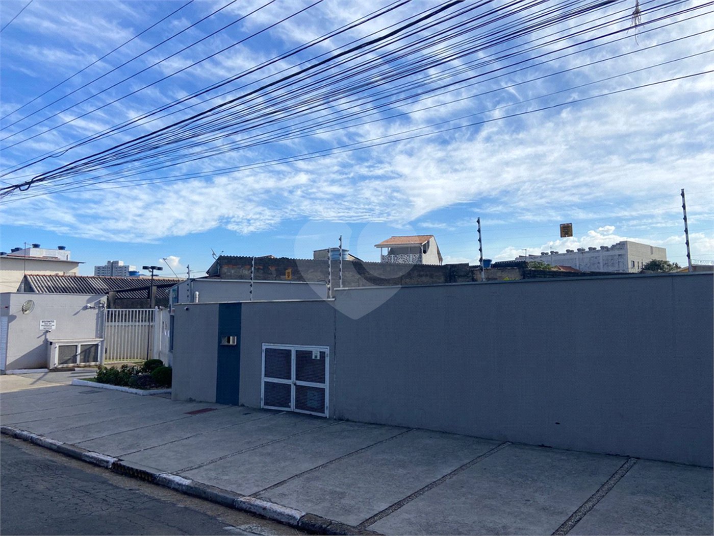 Apartamento à venda com 2 quartos, sendo 1 suíte, em Jardim Itamarati, Poá, SP