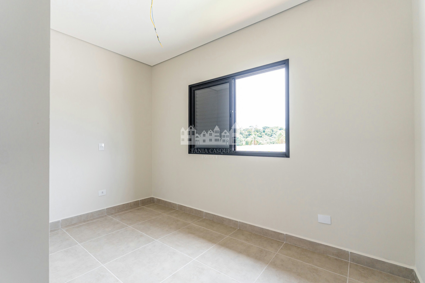 Casa térrea à venda com 3 quartos, sendo 1 suíte, no condomínio Flores da Usina, Atibaia - SP