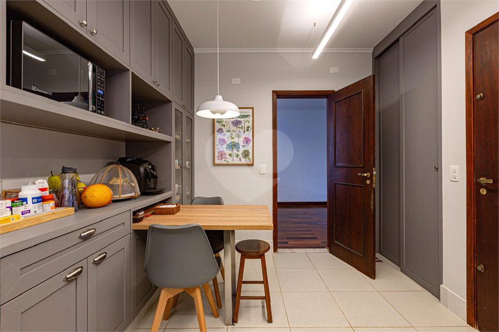 Sobrado à venda com 3 quartos, sendo 1 suíte, em Alto da Boa Vista, São Paulo, SP