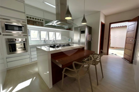 Casa à venda com 5 quartos, sendo 1 suíte, em Orla Norte, Porto Seguro, BA