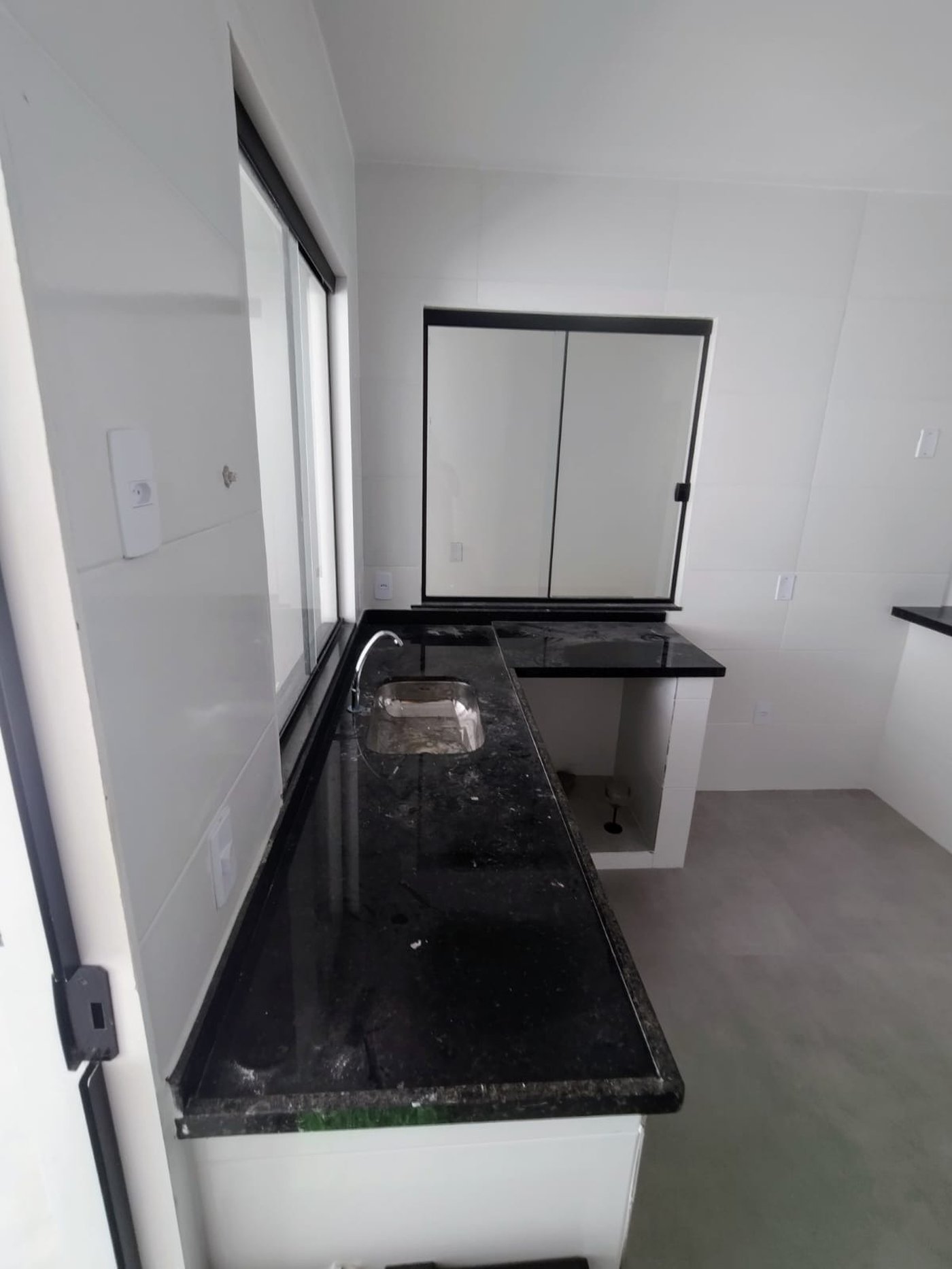 Casa à venda com 3 quartos, sendo 1 suíte, em Guaratiba, Rio de Janeiro, RJ