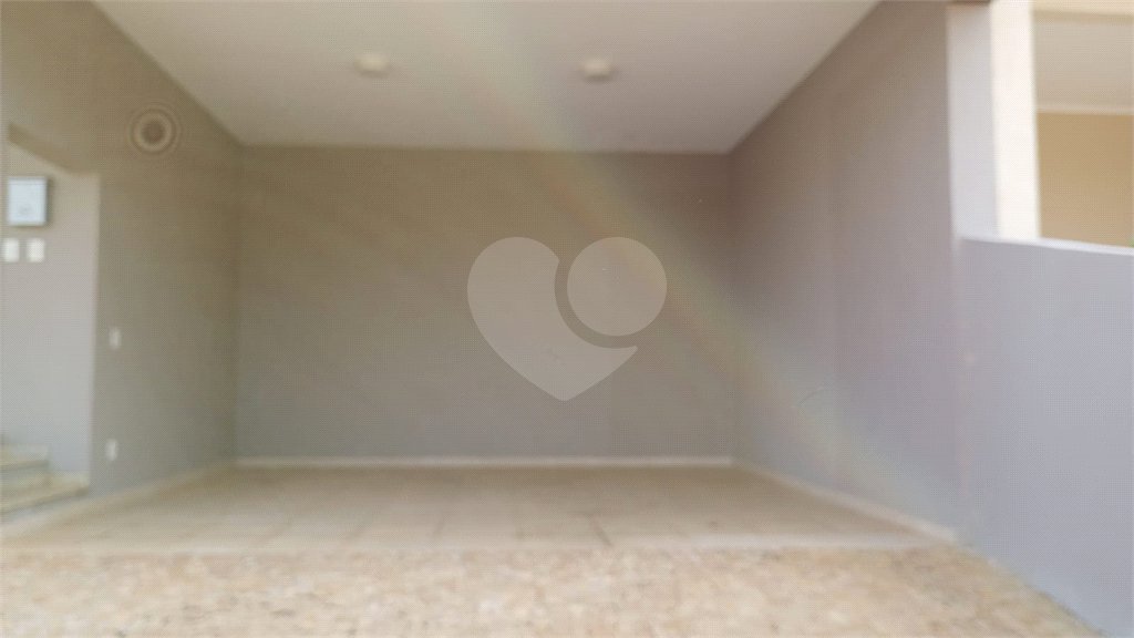 Casa à venda com 3 suítes no condomínio Picollo, Louveira - SP