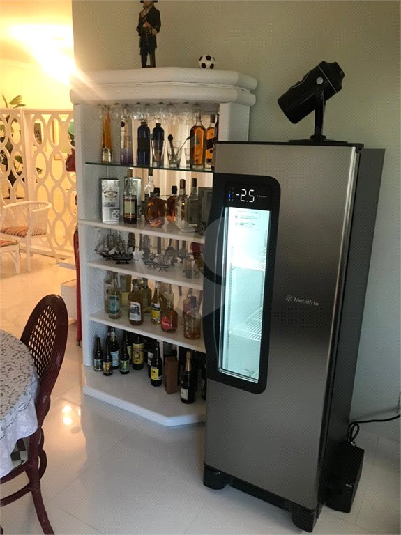 Apartamento à venda com 3 suítes em Enseada, Guarujá, SP