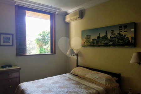 Sobrado à venda com 3 quartos, sendo 2 suítes,  em Brooklin Velho, São Paulo, SP
