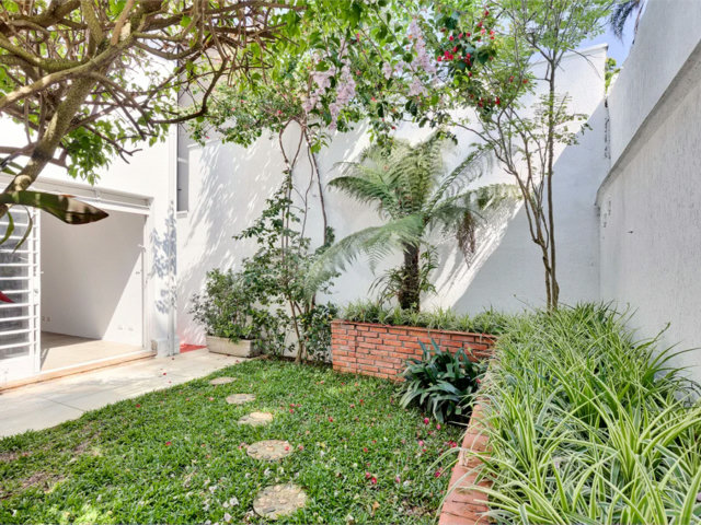 Casa de Vila à venda com 4 quartos, sendo 2 suítes,  em Alto da Boa Vista, São Paulo, SP
