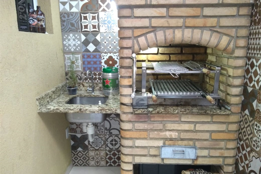 Casa à venda com 3 quartos, sendo 1 suíte, no condomínio Residencial Água Fria, São Paulo - SP