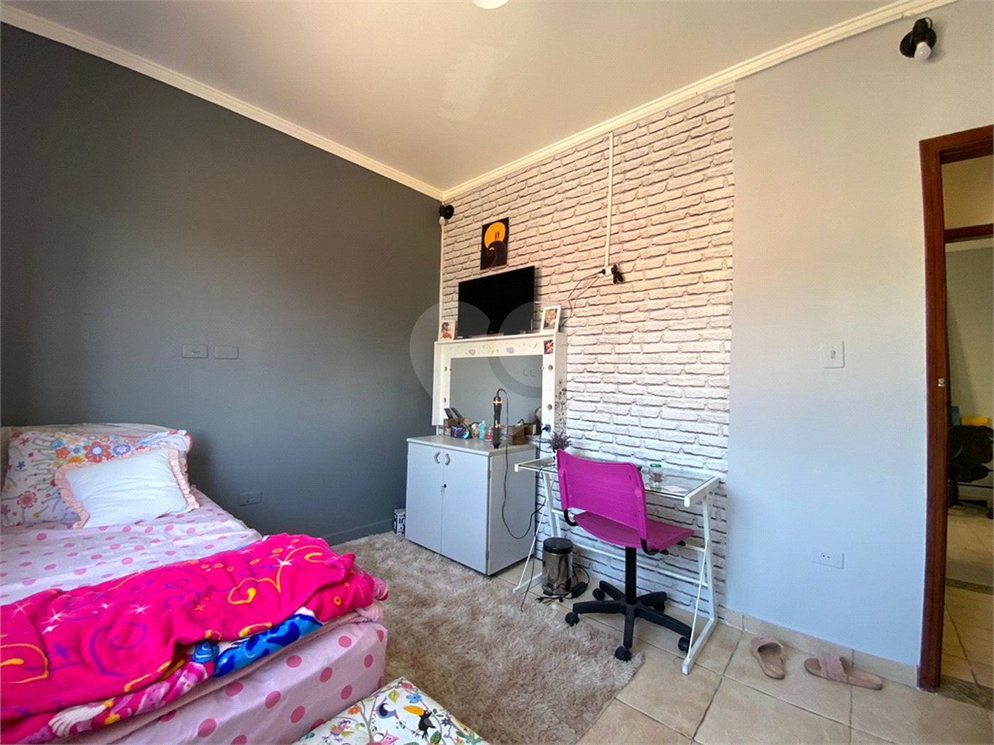 Casa à venda com 2 suítes no condomínio Pila, São Paulo - SP