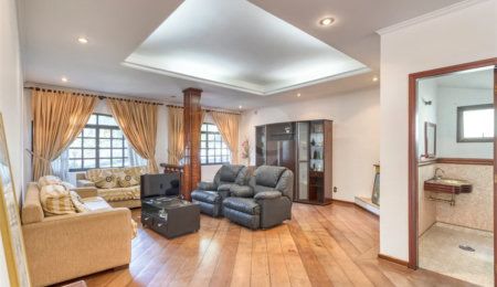 Casa à venda com 4 quartos, sendo 1 suíte,  em Alto da Boa Vista, São Paulo, SP