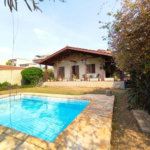 Casa à venda com 4 quartos, sendo 2 suítes, em Jardim Santa Bárbara, Atibaia, SP