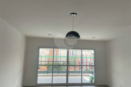 Apartamento à venda com 3 quartos, sendo 1 suíte, em Vila Santa Catarina, São Paulo, SP