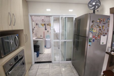 Casa à venda com 2 suítes no condomínio Morada das Hortênsias, São Paulo - SP