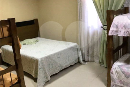 Chácara à venda com 4 quartos, sendo 1 suíte,  em Parque dos Jacarandás, Arujá, SP