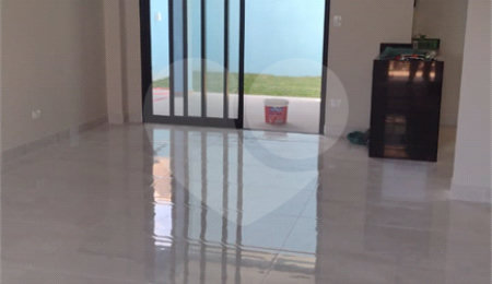 Sobrado à venda com 3 quartos, sendo 1 suíte,  em Villa Di Cesar, Mogi das Cruzes, SP