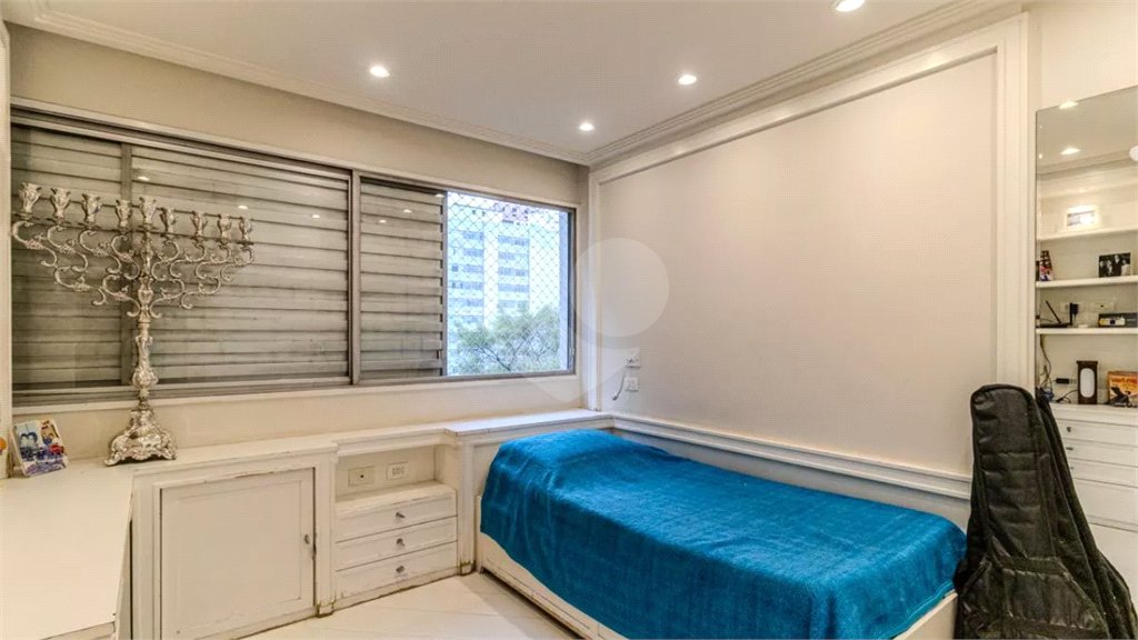Apartamento à venda com 3 quartos, sendo 1 suíte,  em Higienópolis, São Paulo, SP