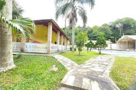 Casa à venda com 4 quartos, sendo 1 suíte, no Centro, Ibiúna, SP