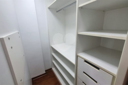 Apartamento à venda com 3 quartos, sendo 1 suíte,  em Indianópolis, São Paulo, SP