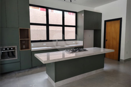Casa à venda ou para alugar com 4 suítes no condomínio Panorama, Atibaia - SP