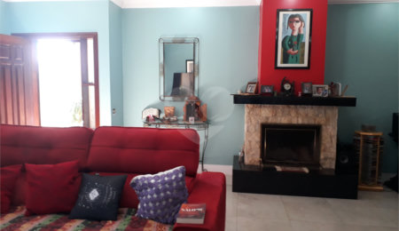 Sobrado à venda com 4 quartos, sendo 1 suíte,  em Vila Constança, São Paulo, SP