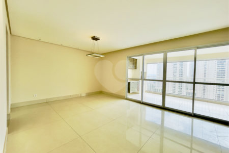 Apartamento à venda com 3 quartos, sendo 4 suítes,  no Centro, São Bernardo do Campo, SP
