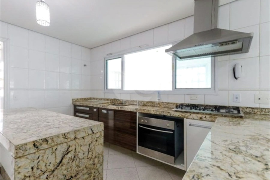 Sobrado à venda com 4 suítes em Vila Albertina, São Paulo, SP