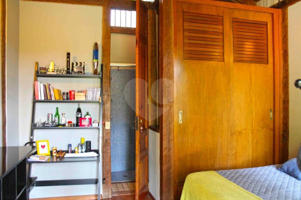 Sobrado à venda com 7 quartos, sendo 5 suítes, em Alto da Boa Vista, São Paulo, SP