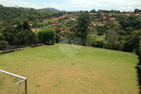 Casa à venda com 3 quartos, sendo 1 suíte,  no condomínio Vista Alegre, Bom Jesus dos Perdões - SP
