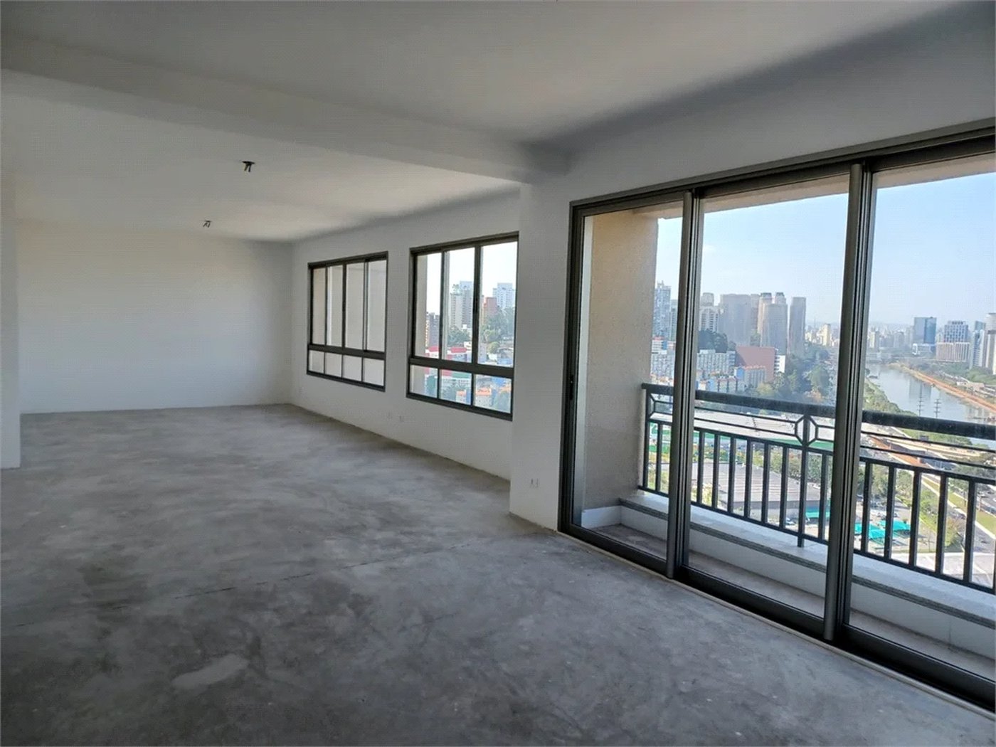 Apartamento à venda com 4 suítes em Real Parque, São Paulo, SP