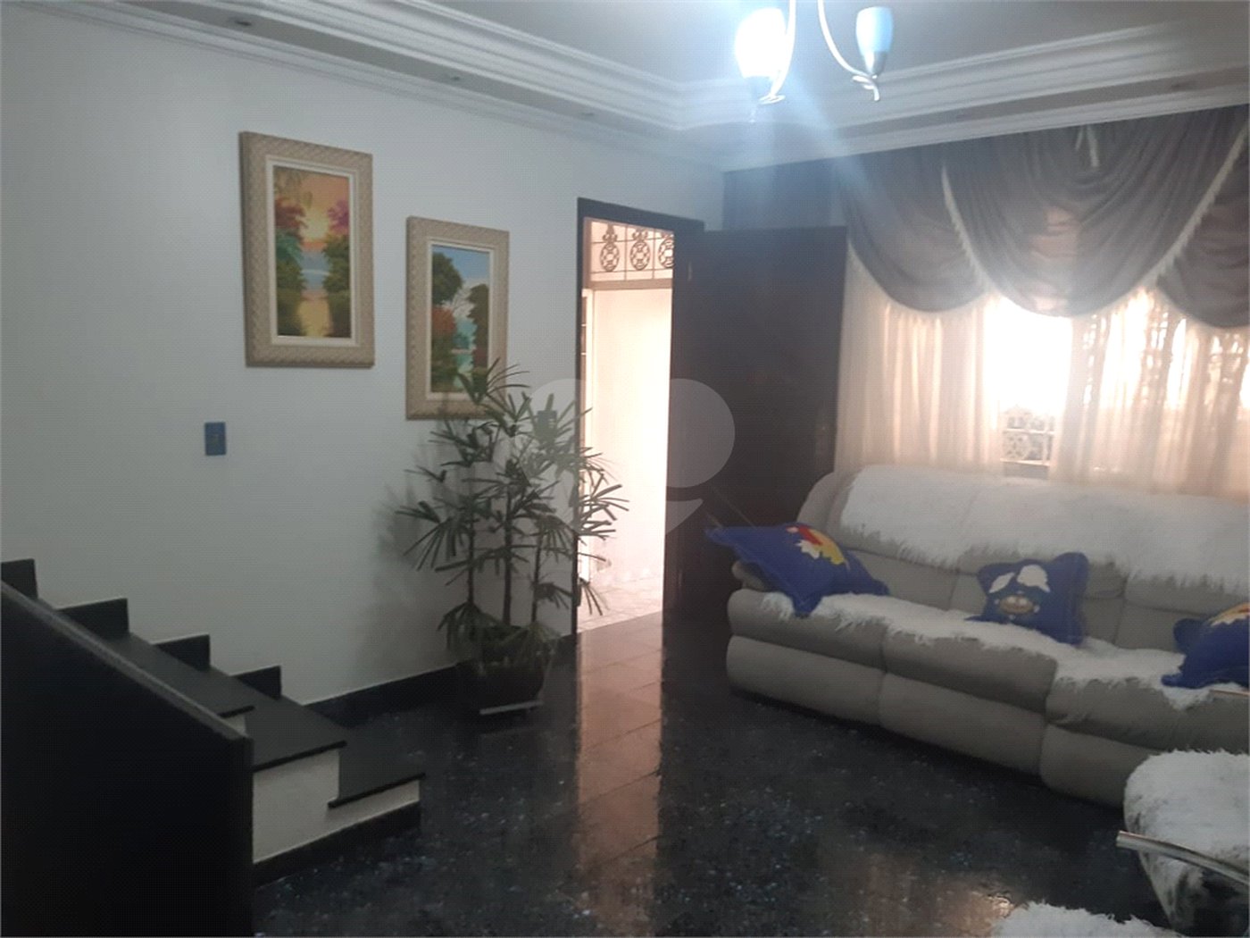 Sobrado à venda com 5 quartos, sendo 3 suítes, em Horto, São Paulo, SP