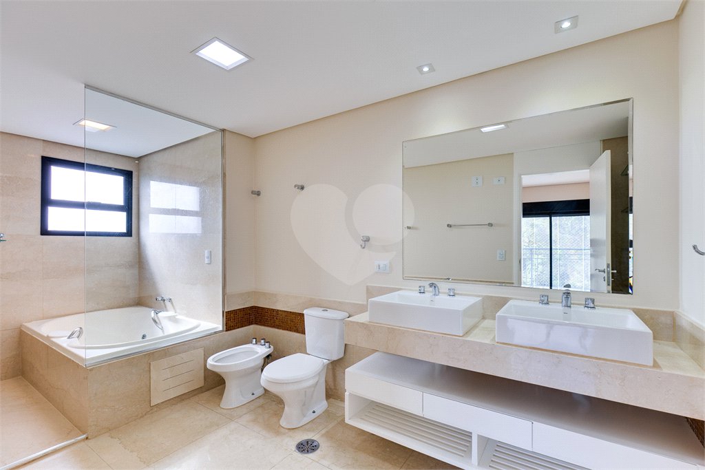 Apartamento para alugar com 4 suítes em Santo Amaro, São Paulo, SP