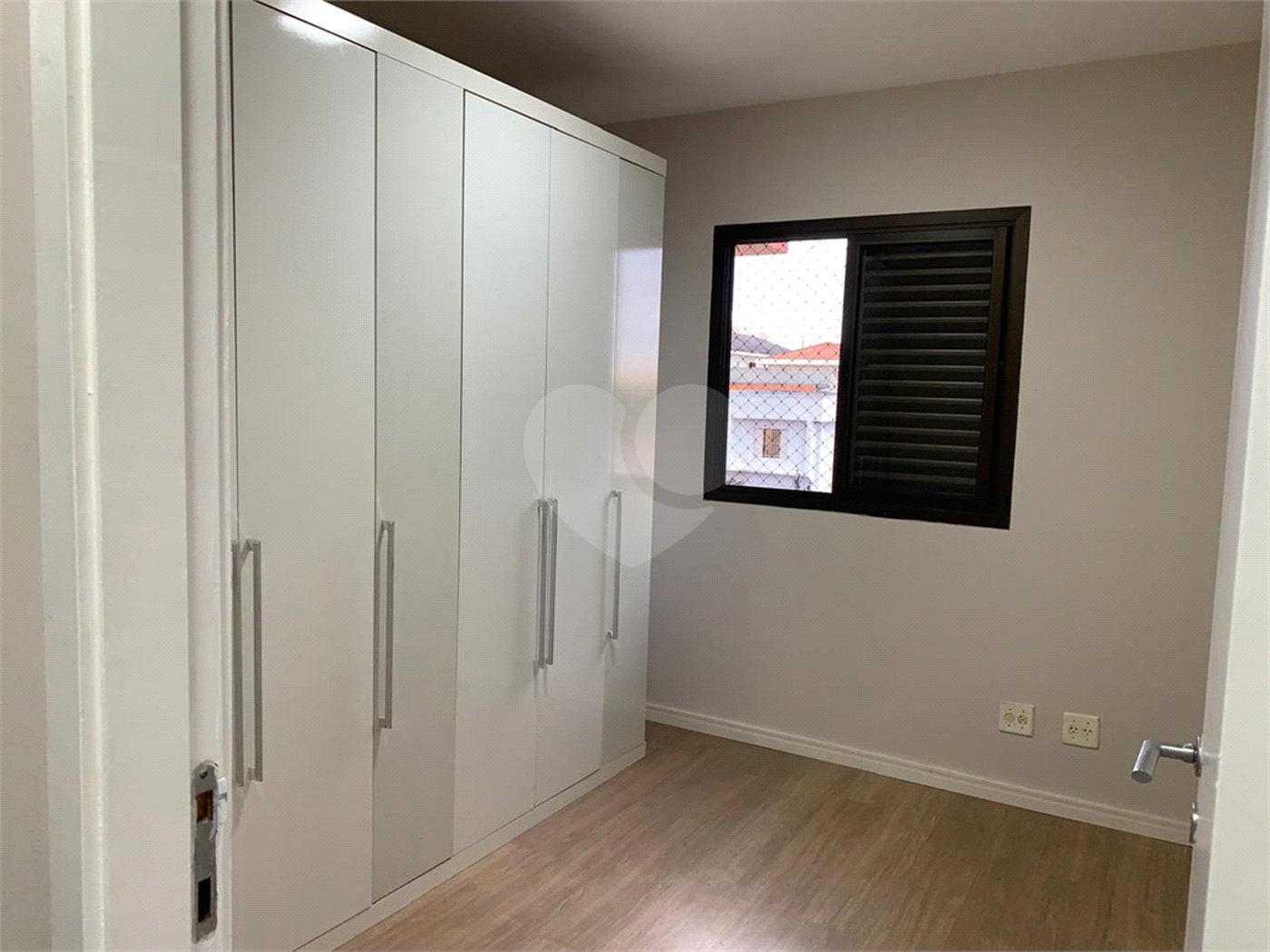 Apartamento à venda com 3 quartos, sendo 1 suíte, em Jardim Marajoara, São Paulo, SP