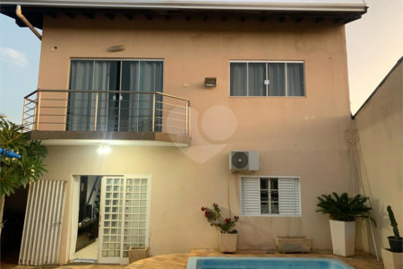 Sobrado à venda com 2 quartos no Centro, Três Lagoas, MS