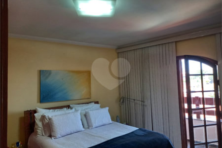Sobrado à venda com 3 quartos, sendo 1 suíte,  em Santa Teresinha, São Paulo, SP