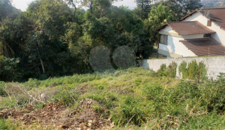 Terreno à venda no condomínio Alpes da Cantareira, Mairiporã - SP