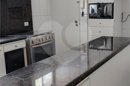Casa à venda com 4 suítes em Vila Pirajussara, São Paulo, SP