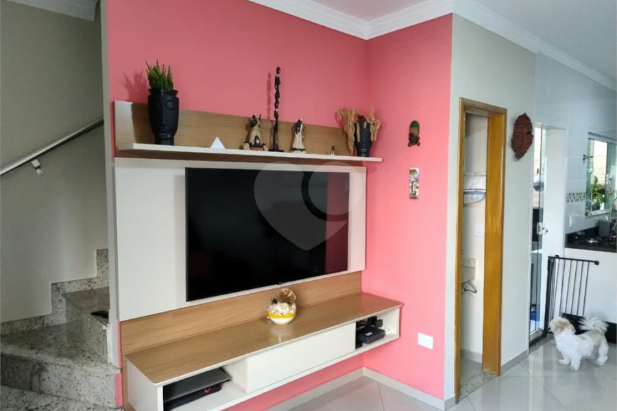 Vende-se Sobrado com 2 Suítes em Condomínio Fechado – Vila Ré