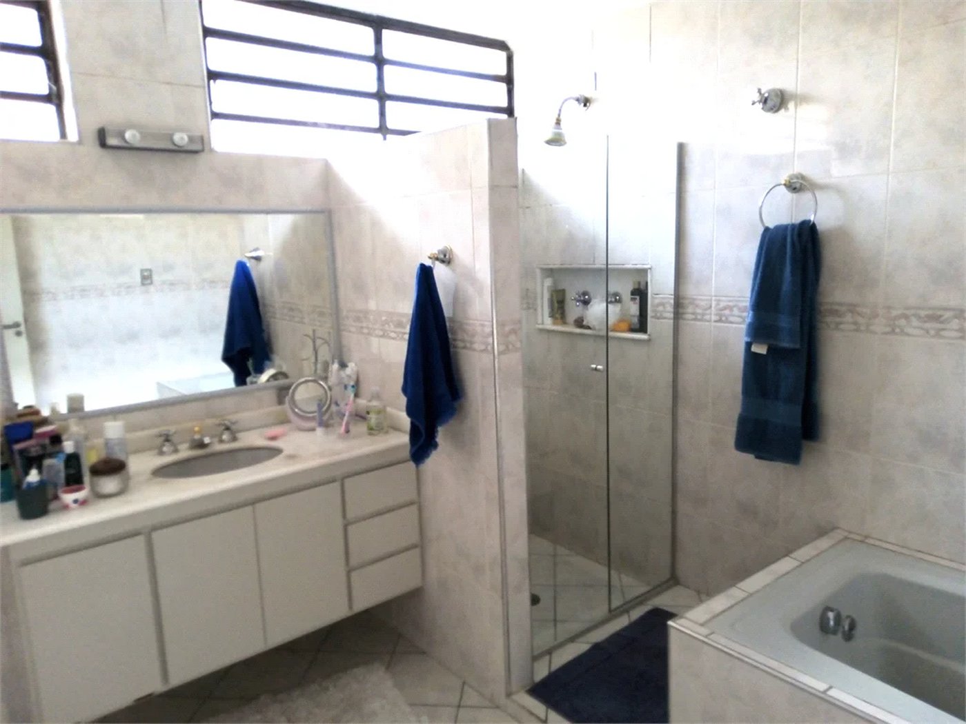 Sobrado à venda com 4 quartos, sendo 1 suíte,  em Vila Cordeiro, São Paulo, SP