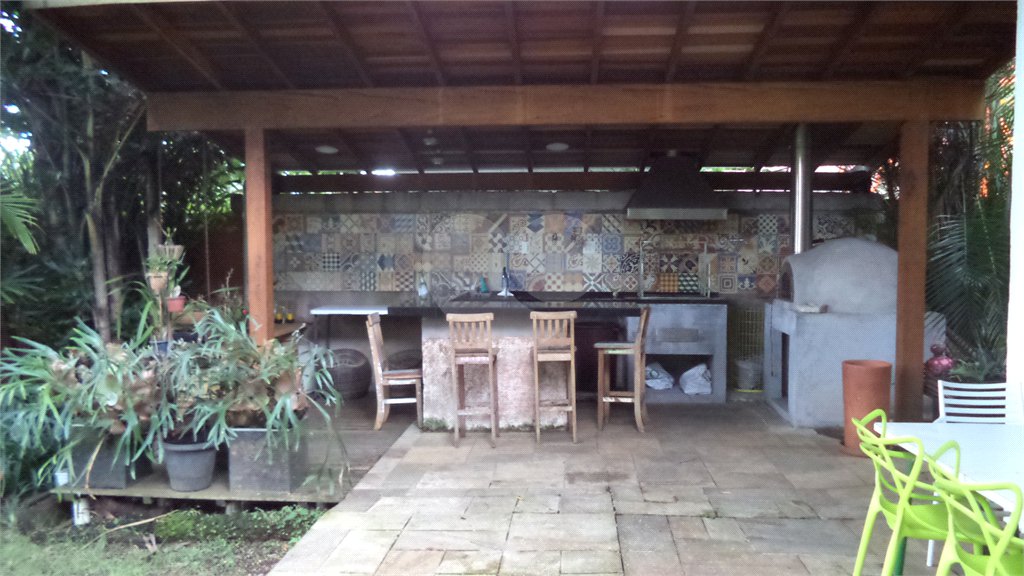 Sobrado à venda com 6 quartos, sendo 2 suítes,  em Chácara Monte Alegre, São Paulo, SP