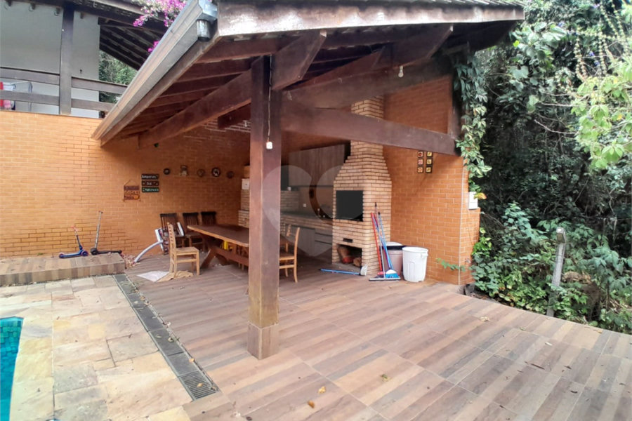 Casa Térrea à venda com 5 quartos, sendo 2 suítes,  em Roseira, Mairiporã, SP