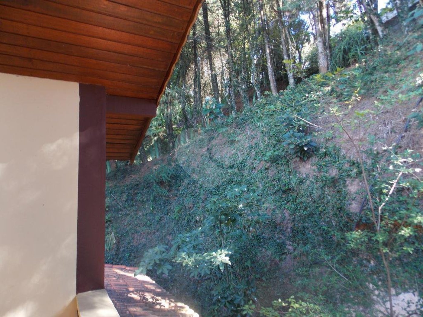 Sobrado à venda com 6 quartos, sendo 4 suítes, em Parque Petrópolis, Mairiporã, SP