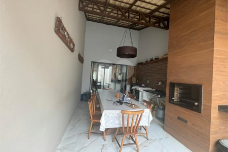 Casa à venda com 3 quartos, sendo 1 suíte, no condomínio Sun Lake, Sorocaba - SP
