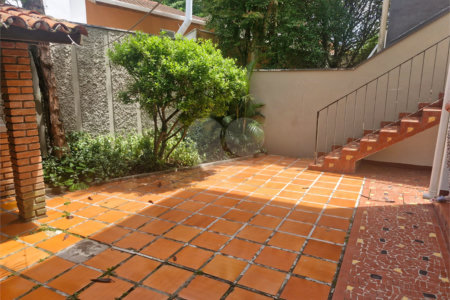 Casa à venda com 3 quartos, sendo 1 suíte, em Chácara Monte Alegre, São Paulo, SP