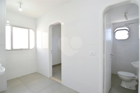 Apartamento à venda com 4 quartos, sendo 2 suítes,  em Brooklin Paulista, São Paulo, SP